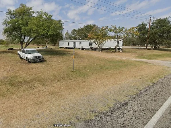 9574 N State Highway 80, Leesville, TX 78122