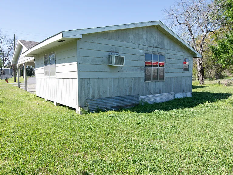 407 Nugier St — Photo 14