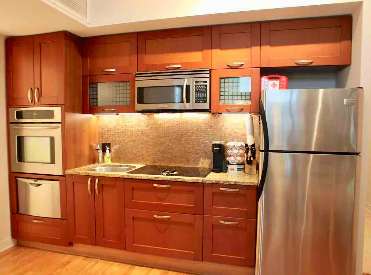 1 bed, 716 sqft, $4,000 — Photo 4