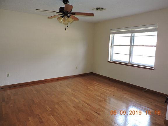 2nd image of 4114 NW Currell Dr