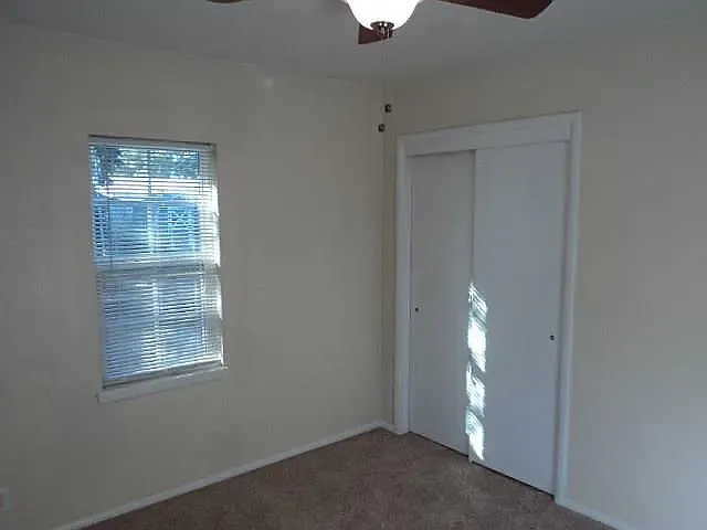 1128 SW 52nd St — Photo 11