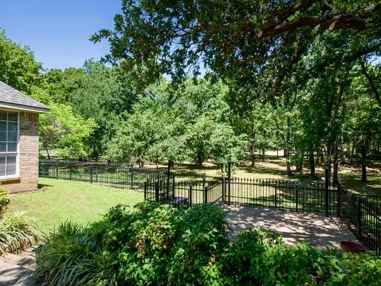3408 Diamond Point Dr — Photo 3