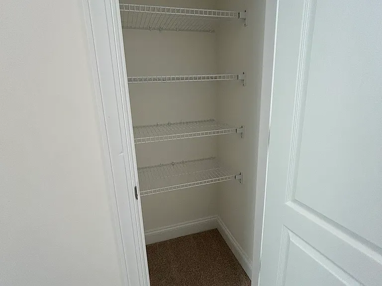 724 Sylvia St — Photo 26