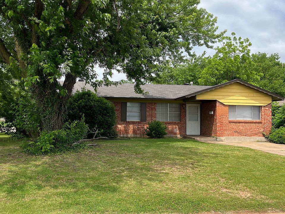 1st image of 2221 Candy Ln