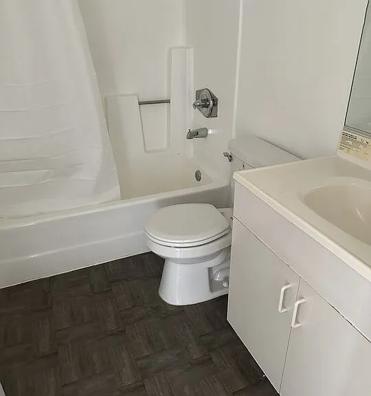 710 Crenshaw Blvd #201 — Photo 8