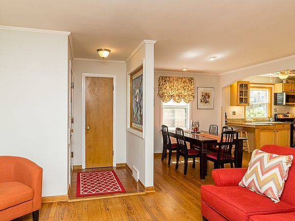 3rd image of 4025 Dobson St