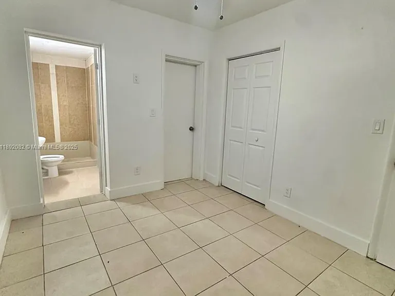 4111 SW 33rd St — Photo 3