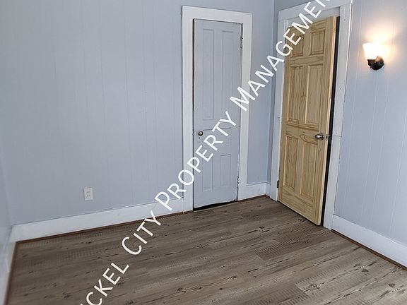 4th image of 132 Carl St