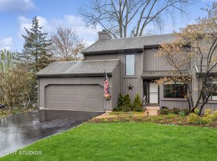 330 Mallard Point, Lake Barrington, IL 60010