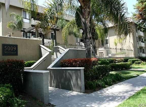 2nd image of 5009 Woodman Ave APT 206