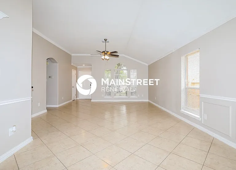16811 Creek Trl — Photo 3