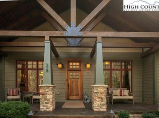 318 Bluff Hollow Dr, West Jefferson, NC 28694