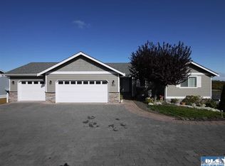 211 Moonlight Dr, Sequim, WA