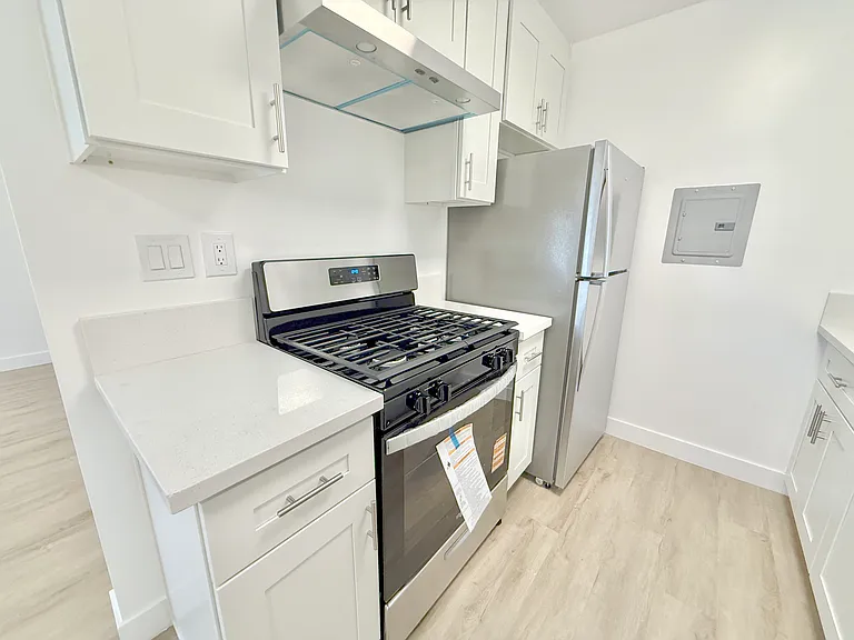 12766 Venice Blvd #104 — Photo 3