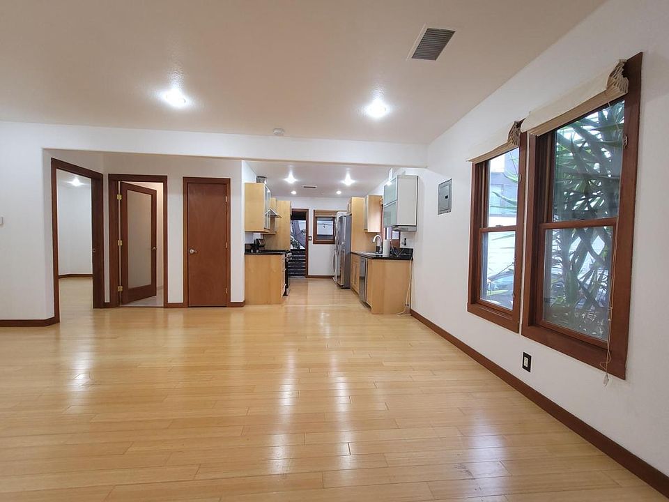 1st image of 7204 Fountain Ave #1