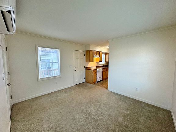 4th image of 1027 W Atlantic St