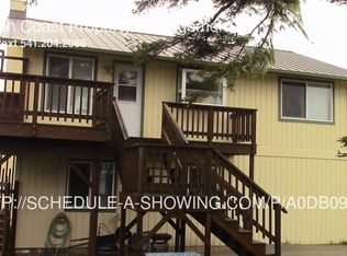 1135 SW Elizabeth St, Newport, OR 97365