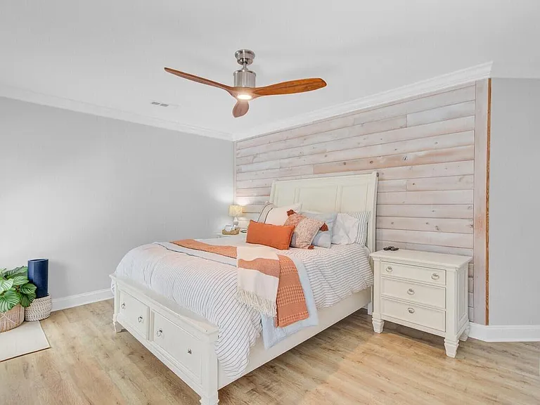 2076 Presidio Dr — Photo 6