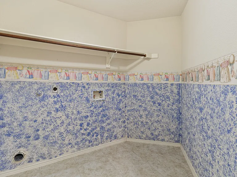 8804 Falcon View Dr — Photo 12
