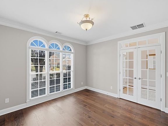 5th image of 4614 Glory Maple Trce