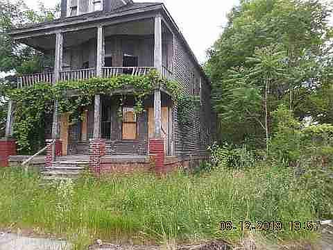 5715 Baldwin