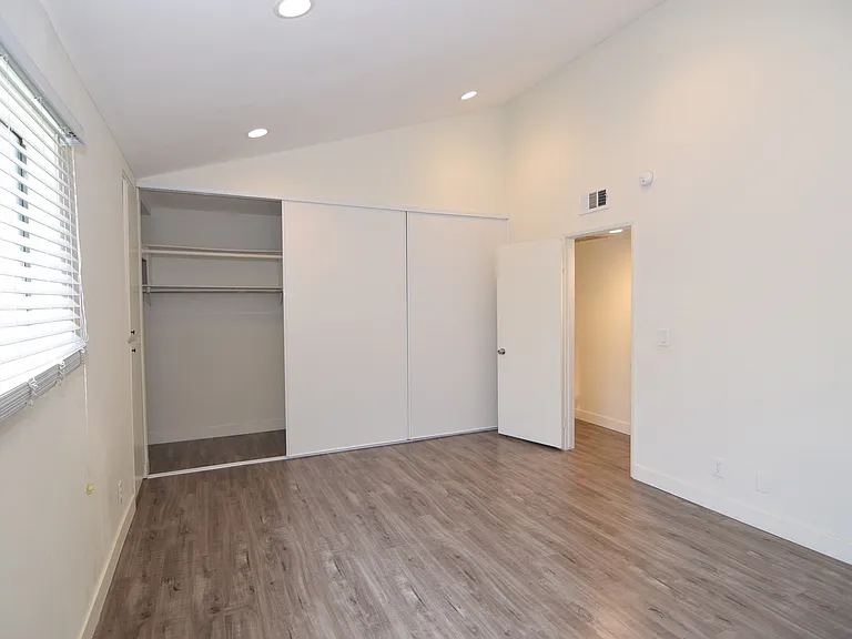 1295 Elm Ave #E — Photo 16