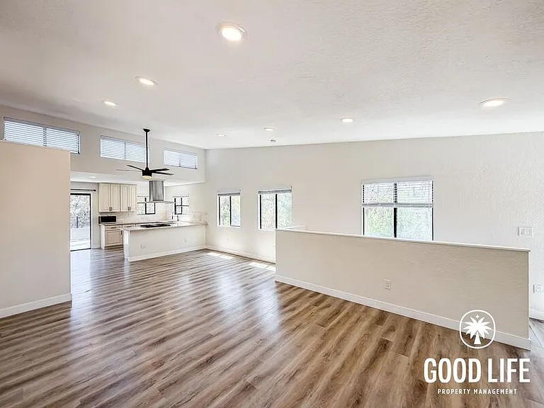 3095 Boundary St — Photo 2