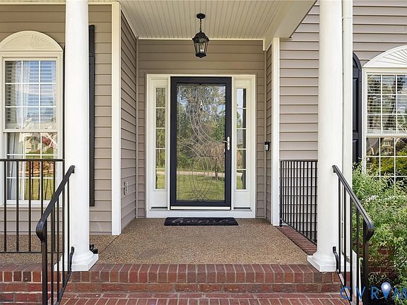 5th image of 8919 Hollow Oak Dr