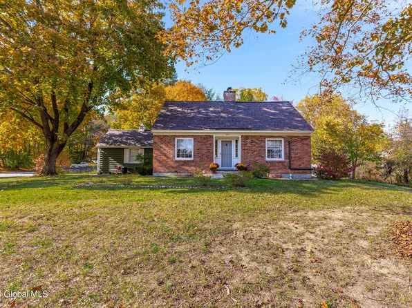 1137 Godfrey Lane, Niskayuna, NY 12309