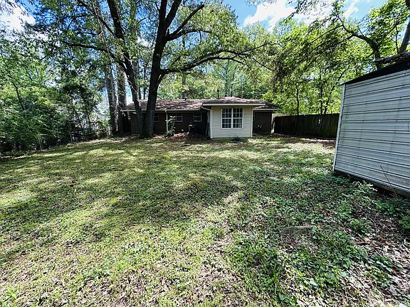 3rd image of 4021 Swim Club Ln