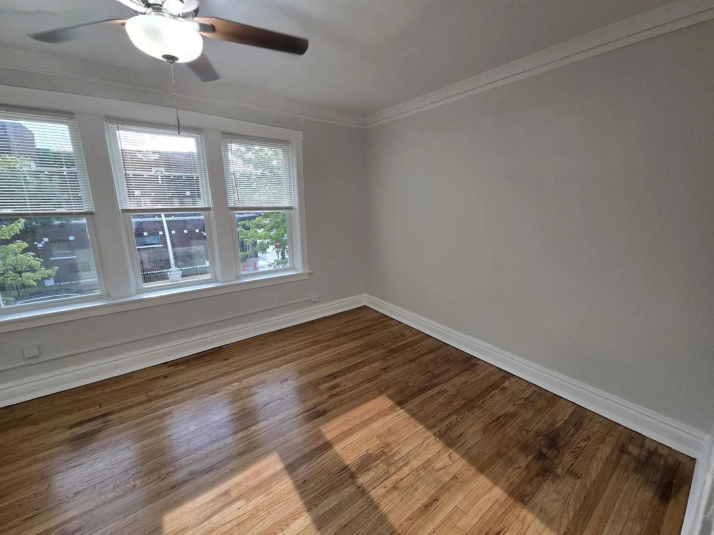 4753 N Monticello Ave — Photo 2