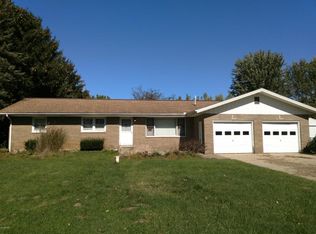 3179 Meadowbrook Rd, Benton Harbor, MI 49022