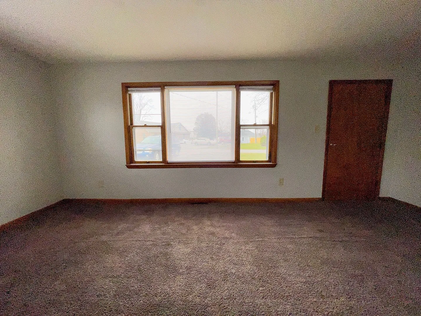 1805 E Indiana Ave - Spacious 3BR Home with Garage, Large Yard, Deck & Patio — Photo 2