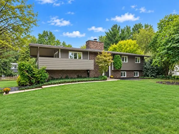 5285 Burning Tree Rd, Kalamazoo, MI 49009
