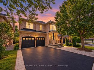 614 Society Cres, Newmarket, ON L3X 2V8