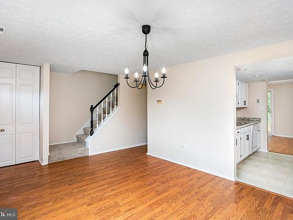 3rd image of 6028 Cedar Wood Dr