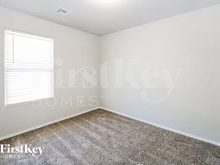 232 Klare Ct — Photo 11