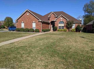 143 Sancerre Dr, Maumelle, AR 72113