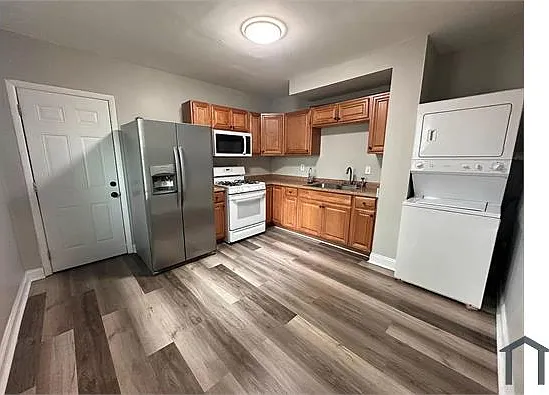 3 bed, $1,950 — Photo 4