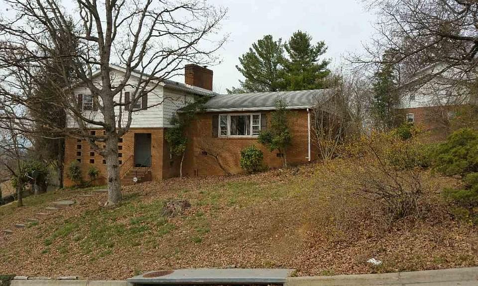 2nd image of 1181 Nelson Dr