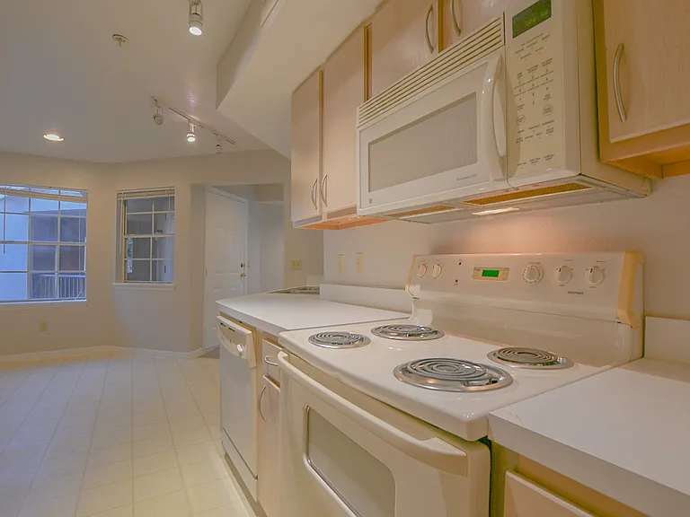 7270 Westpointe Blvd #920 — Photo 26