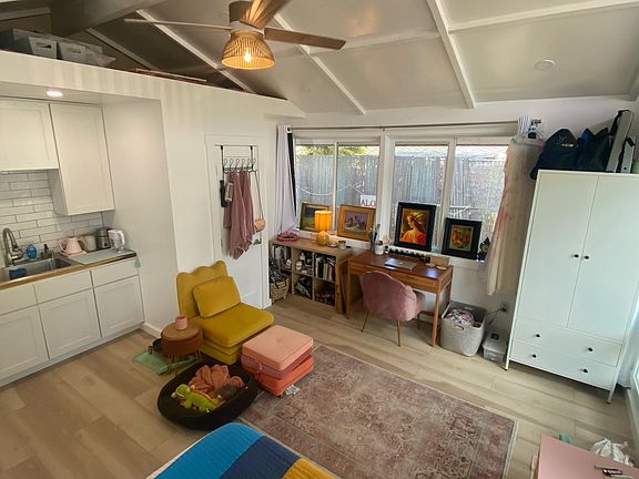3rd image of 154 Kupuna St #D