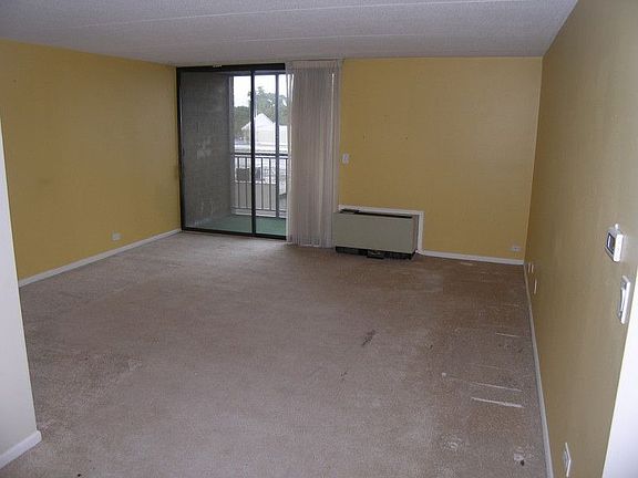 3rd image of 11 W Green St APT 307