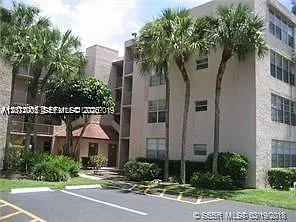 Building Photo - 9470 Live Oak Pl #306