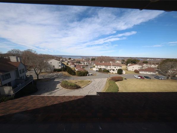 143 Windward Ln, Bristol, RI 02809