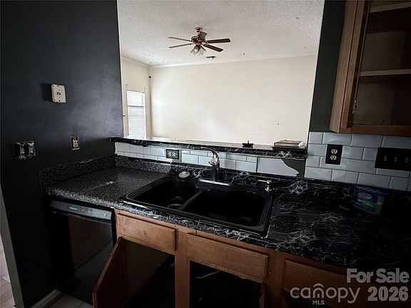 4th image of 1202 Gretna Green Dr