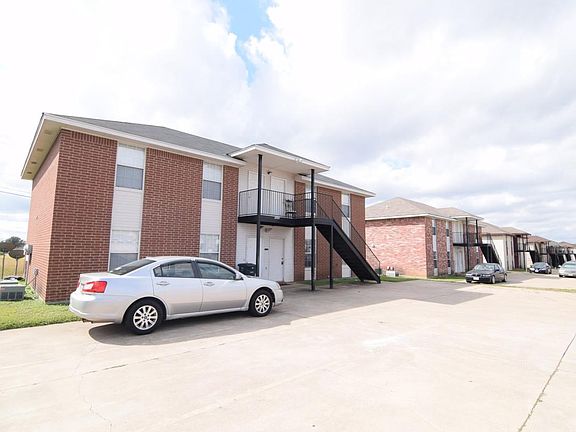 3rd image of 5808 Greengate Dr APT B