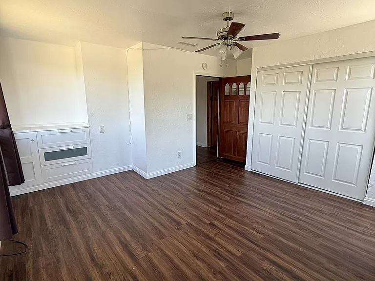 Upstairs Front Bedroom-Entry & Closet View