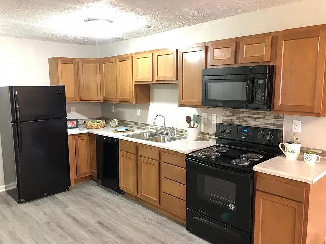 College Square Apartments — Photo 2