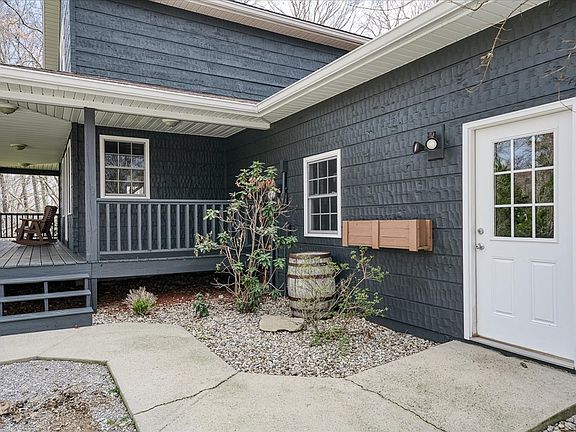 3rd image of 209 Eagle Crest Dr